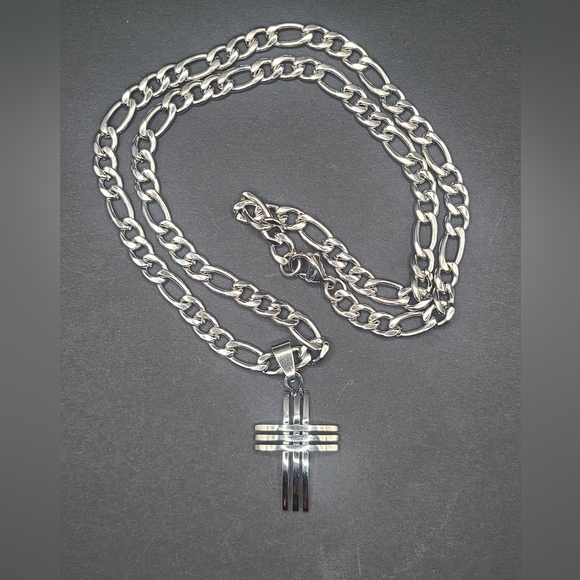 New 6mm 22" Heavy stainless steel chain and triple bar cross! - Picture 3 of 3